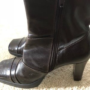 Sketchers brown boots 7